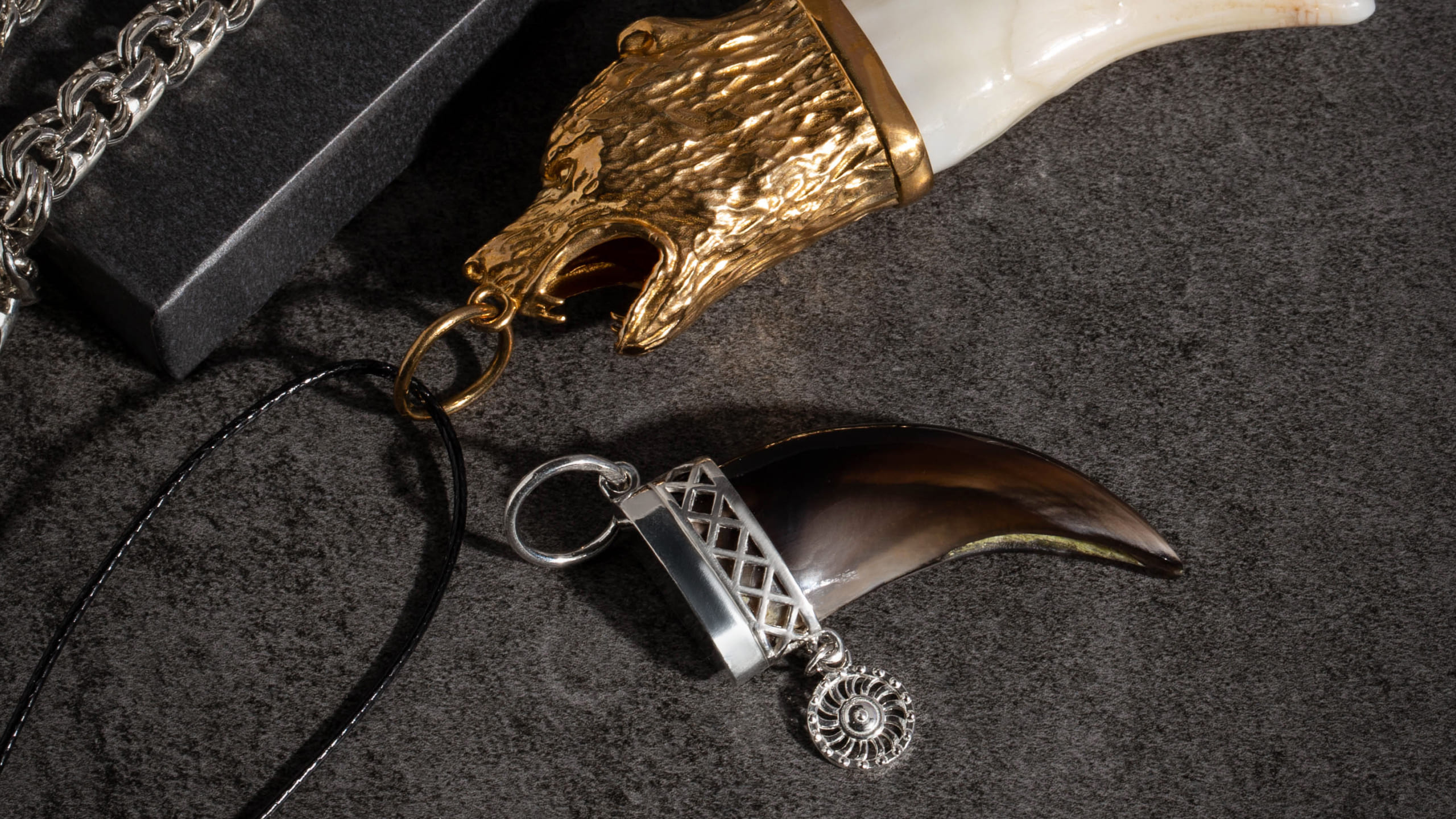 МУЖСКИЕ ОБЕРЕГИ ИЗ НАТУРАЛЬНЫХ КЛЫКОВ И КОГТЕЙ